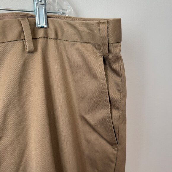 Jos. A. Bank Traveler Khaki Dress Pants 44W X 29L Flat Front Mens Cotton Blend - Picture 2 of 6